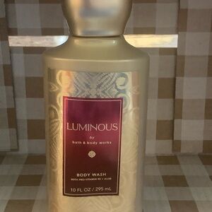 Bath & Body Works Luminous Body Wash - Cream and Purple